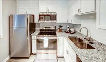 Sterling Glenwood Apartments in Raleigh, NC - Foto de edificio - Building Photo