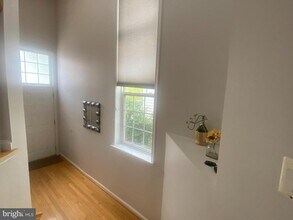 13030 Greg Roy Ln in Herndon, VA - Building Photo - Building Photo