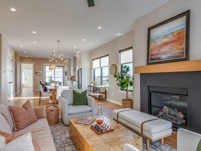 458 Kinsale Ln in Port Washington, WI - Building Photo - Building Photo