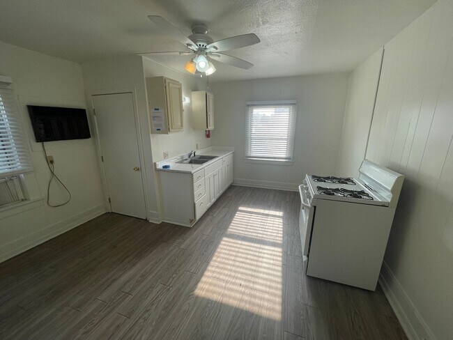 3921 3rd St in Riverside, CA - Building Photo - Building Photo