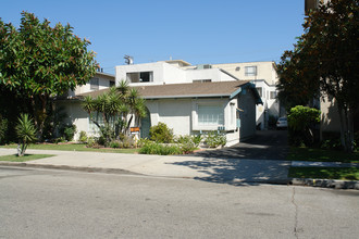 212 N Cedar St in Glendale, CA - Building Photo - Building Photo