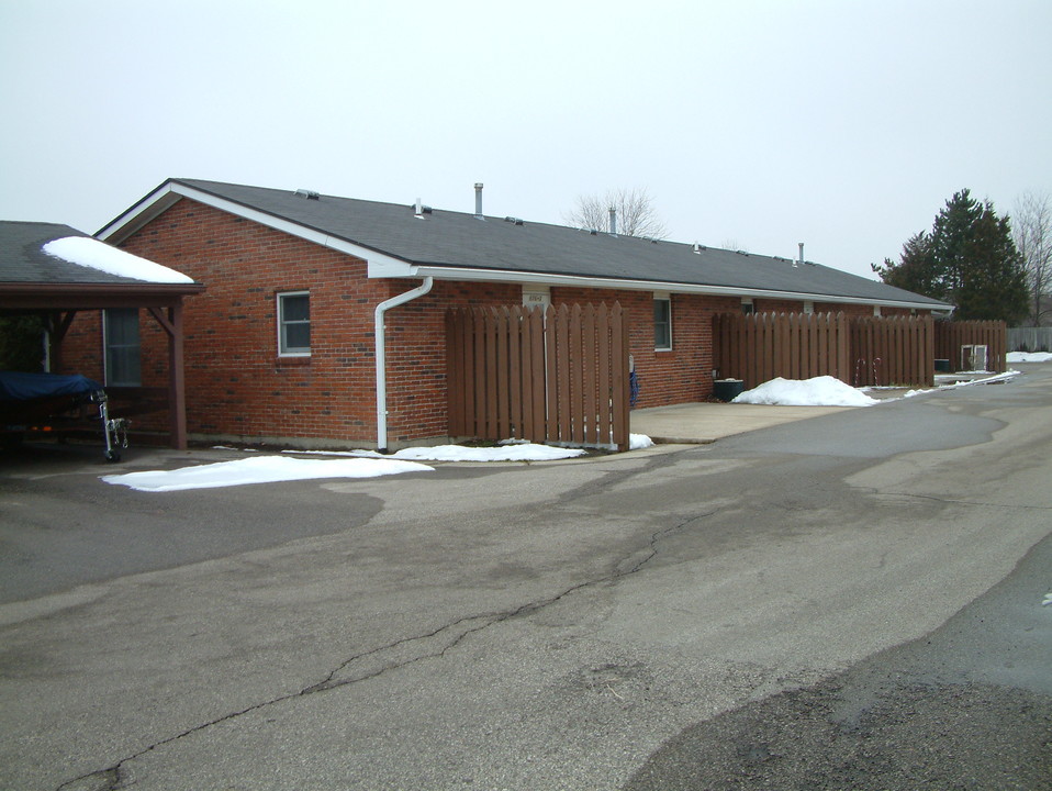 876 Franklin Rd in Waynesville, OH - Foto de edificio