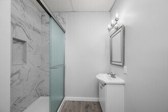 1703 N Brady St in Davenport, IA - Building Photo - Building Photo