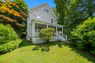 38 Wooster Hts Rd in Danbury, CT - Building Photo - Building Photo