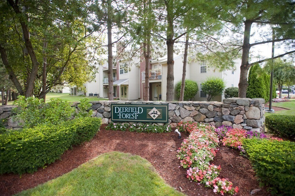 2 Squire Ct in Natick, MA - Building Photo