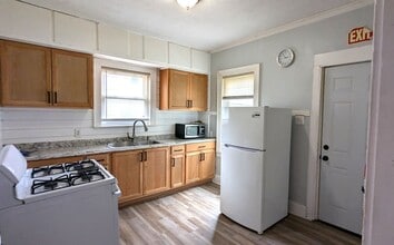 174 E Isabella Ave in Muskegon, MI - Building Photo - Building Photo