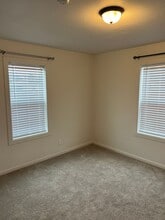 2215 NE Cumulus Ave in McMinnville, OR - Building Photo - Building Photo