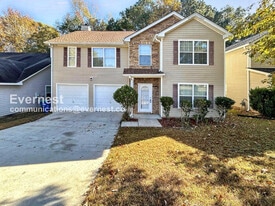 6826 Derby Ave in Fairburn, GA - Building Photo