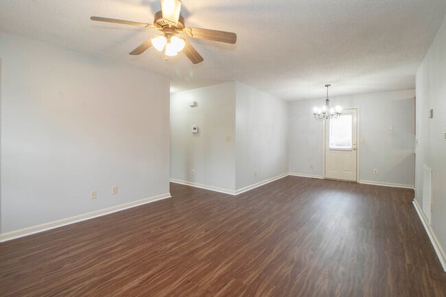 3256 N Senseney Cir in Clarksville, TN - Building Photo - Building Photo