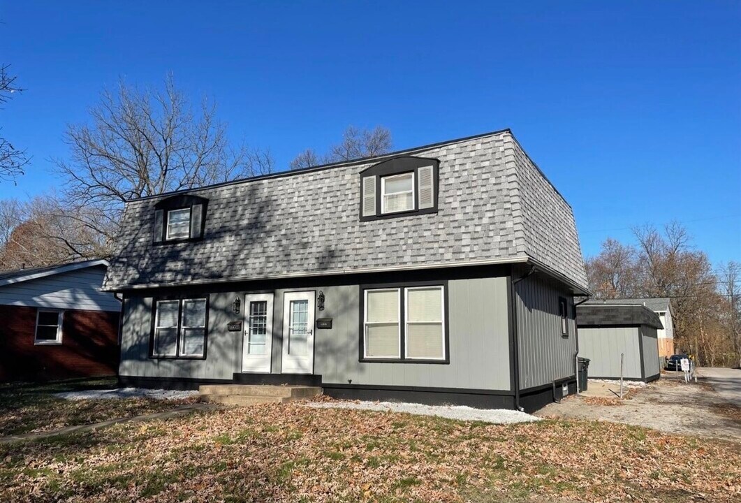 1218 E Cleveland Ave, Unit Unit A in Hobart, IN - Building Photo