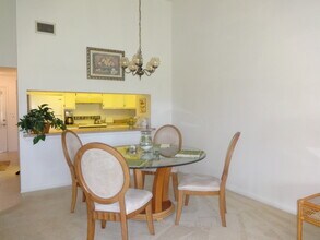 1211 Capri Isles Blvd in Venice, FL - Building Photo - Building Photo