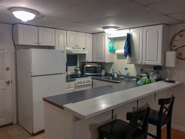 20 Alberta Ter, Unit 8-2