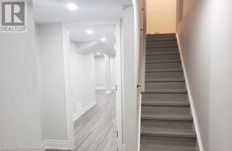 44 Branigan Cres in Halton Hills, ON - Building Photo - Building Photo