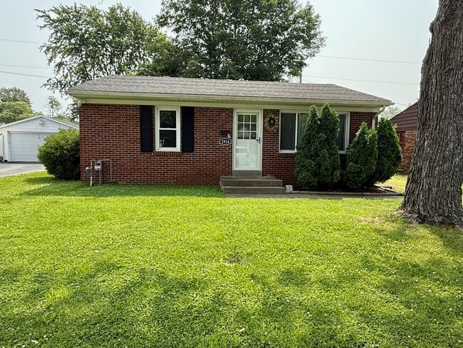 property at 1916 S Taft Ave