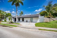 3291 N 37th St in Hollywood, FL - Foto de edificio - Building Photo