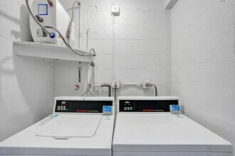 4218 Inverrary Blvd in Lauderhill, FL - Building Photo - Building Photo