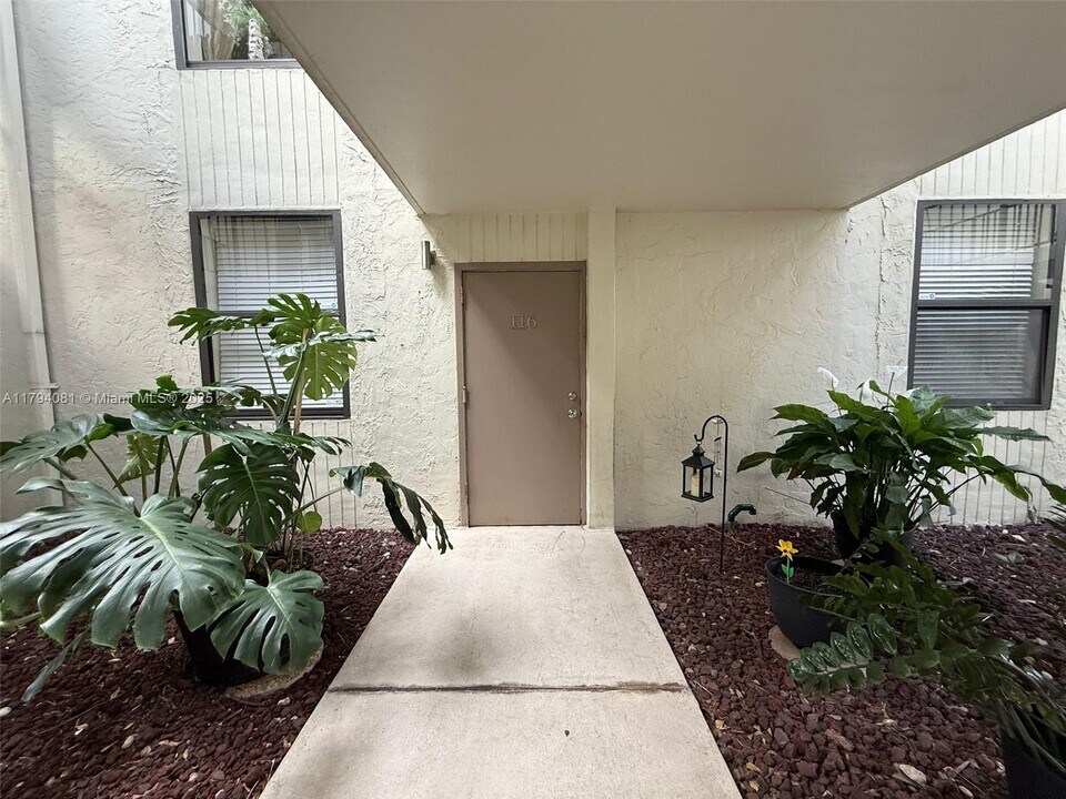 20441 NE 30th Ave in Aventura, FL - Building Photo