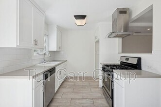 2048 Garden Ln in Costa Mesa, CA - Building Photo - Building Photo