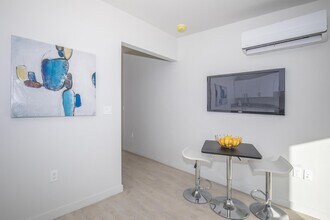The Century Village (9910 S Village Dr) in Inglewood, CA - Building Photo - Interior Photo