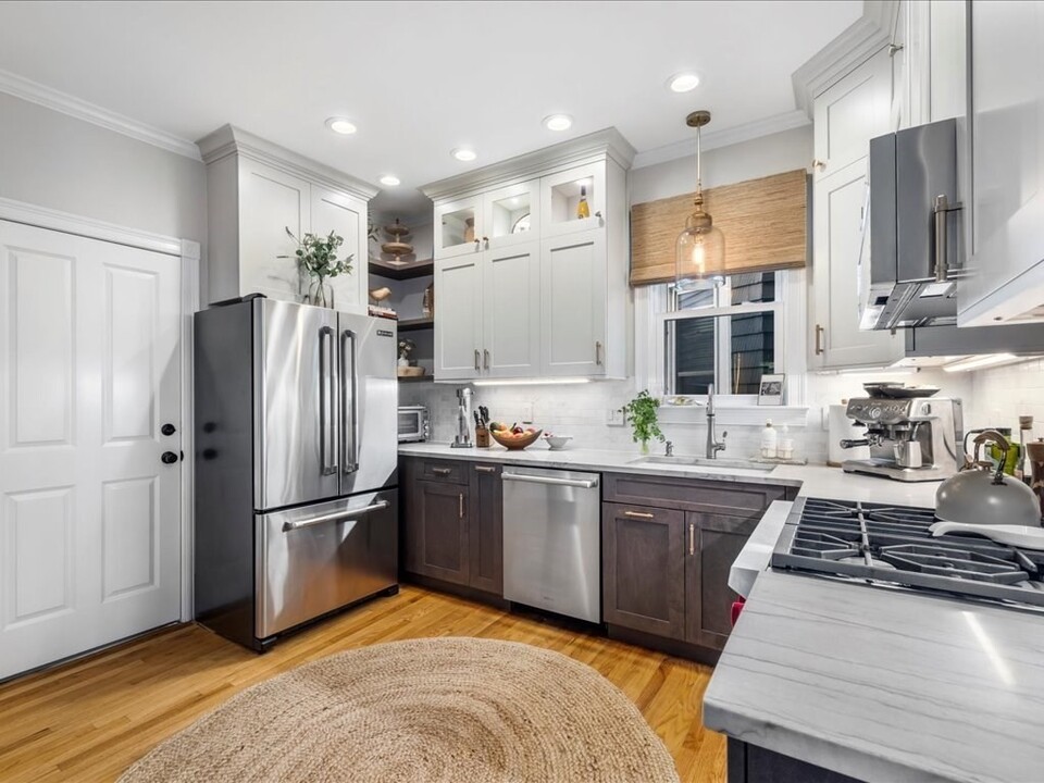 641 E 8th St in Boston, MA - Building Photo