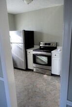 5337 E 11th St in Indianapolis, IN - Foto de edificio - Building Photo