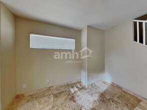 6327 Hamilton Grove Ave in Las Vegas, NV - Foto de edificio - Building Photo