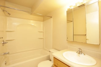 Pheasant Ridge Apartments in Kentwood, MI - Building Photo - Interior Photo