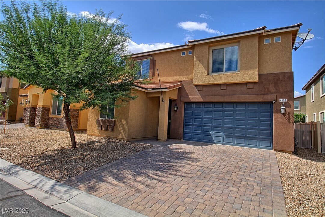4120 Free Bird Crest Ave in North Las Vegas, NV - Building Photo