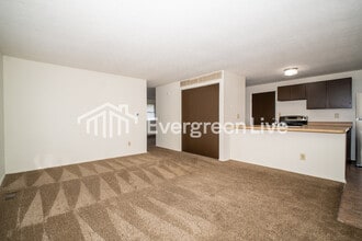 8209 Mount Washington Dr in Huber Heights, OH - Building Photo - Building Photo