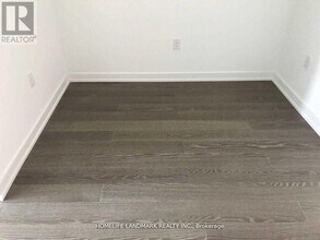 11 Wellesley St W in Toronto, ON - Building Photo - Building Photo