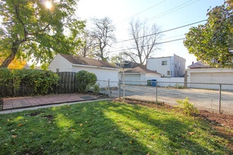 619 Ferdinand Avenue, Unit #1 (1st Floor) in Forest Park, IL - Foto de edificio - Building Photo