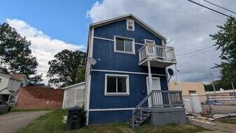 2387-2389 29th St SW in Akron, OH - Building Photo