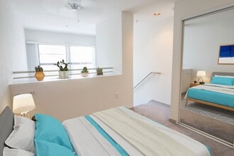 2001 - 2029 Olympic in Santa Monica, CA - Foto de edificio - Building Photo