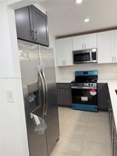 5755 W 20th Ave, Unit 412 in Hialeah, FL - Building Photo - Building Photo