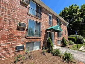 93 West St in Milford, NH - Building Photo - Building Photo