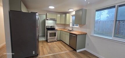 420 NE Schooner Loop in Belfair, WA - Building Photo - Building Photo