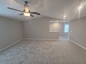 568 Foxhill Dr in Crescent Springs, KY - Building Photo - Building Photo