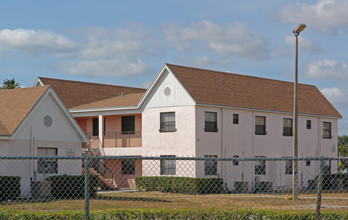 Everglade Heights in Fort Lauderdale, FL - Building Photo - Building Photo