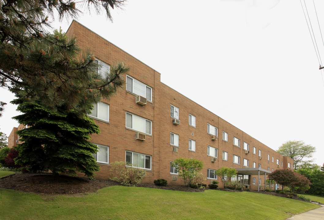 Oakwood Garden Apartments in Cleveland Heights, OH - Foto de edificio