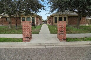 1803 S Horse St in Pharr, TX - Building Photo