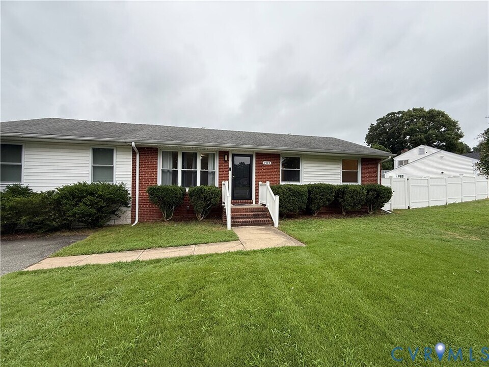 9723 Royerton Dr in Richmond, VA - Building Photo