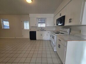 600 Witts Dr in Sherwood, AR - Building Photo - Building Photo