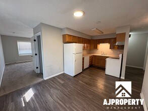 3302 S Lincoln Ave in Sioux Falls, SD - Building Photo - Building Photo