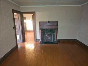 409 N 5th St, Unit Apt A in Clairton, PA - Building Photo - Building Photo