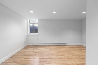 1763 Beacon St, Unit 2 in Brookline, MA - Building Photo - Building Photo