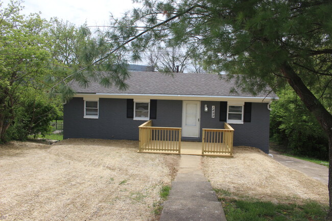 property at 1499 Thames Dr