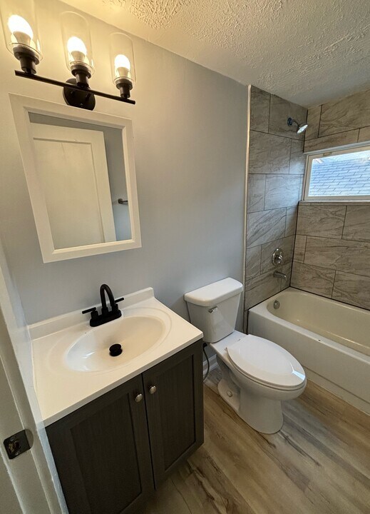1187 Simmons Ave in Cincinnati, OH - Building Photo