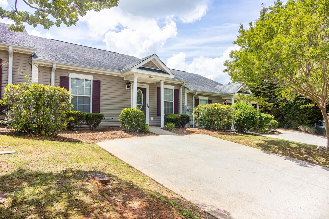 120 Stonington Ln SW Photo
