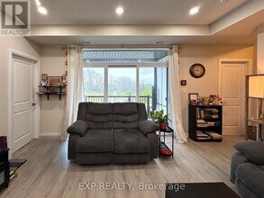 155-155 Thomas Slee Dr in Kitchener, ON - Building Photo - Building Photo