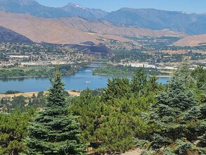 2467 Twin Peaks Vw in East Wenatchee, WA - Building Photo - Building Photo